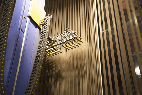 Équipement Corps de réservoir métallique Ligne verticale de revêtement en poudre pour profilés en aluminium